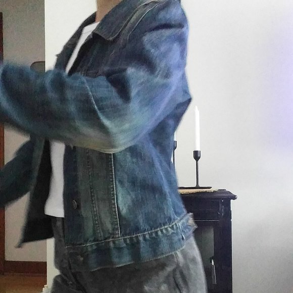 ⚡SALE⚡Zara Dark Wash Jean Jacket - Picture 9 of 9